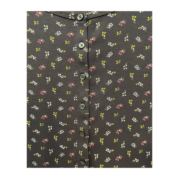 Old Navy Rib-Knit Button-Down Top - Picture 4 of 9